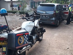 Perempuan Bermobil Tancap Gas Saat Dicegat Polisi di Garut