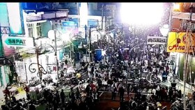 Warga Padati Jalanan di Kabupaten Garut saat Malam Takbiran