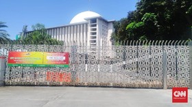 Menag Sebut Masjid Akan Dibuka Hanya untuk Salat