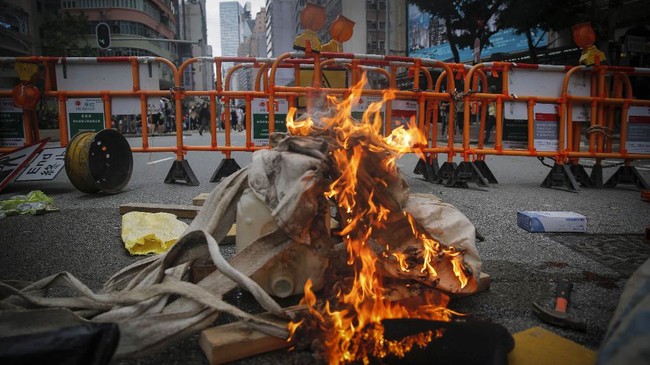 FOTO: Demo Hong Kong Kembali Ricuh