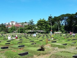 Krisis Lahan Makam Jakarta, Satu Nisan Tumpuk Tiga di TPU Jeruk Purut