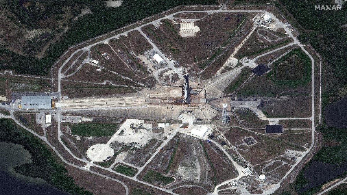 FOTO: Persiapan SpaceX Luncurkan Manusia Ke Luar Angkasa