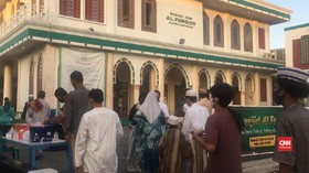 VIDEO: Masjid di Bekasi Siapkan Masker Gelar Salat Id