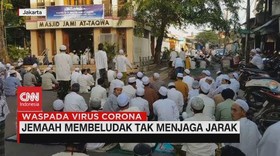 VIDEO: Jemaah Salat ID Membeludak Tak Menjaga Jarak