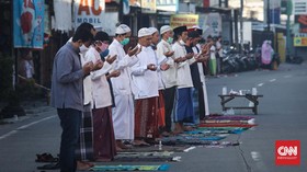 Doa Setelah Salat Idulfitri Lengkap Beserta Artinya