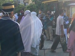 Momen Salat Id di Tambun, Jemaah Wajib Bermasker