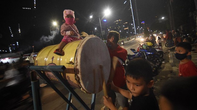 Polisi melarang masyarakat untuk melakukan konvoi kendaraan pada malam takbiran yang dapat memicu terjadinya kemacetan di Kota Makassar, Sulawesi Selatan.