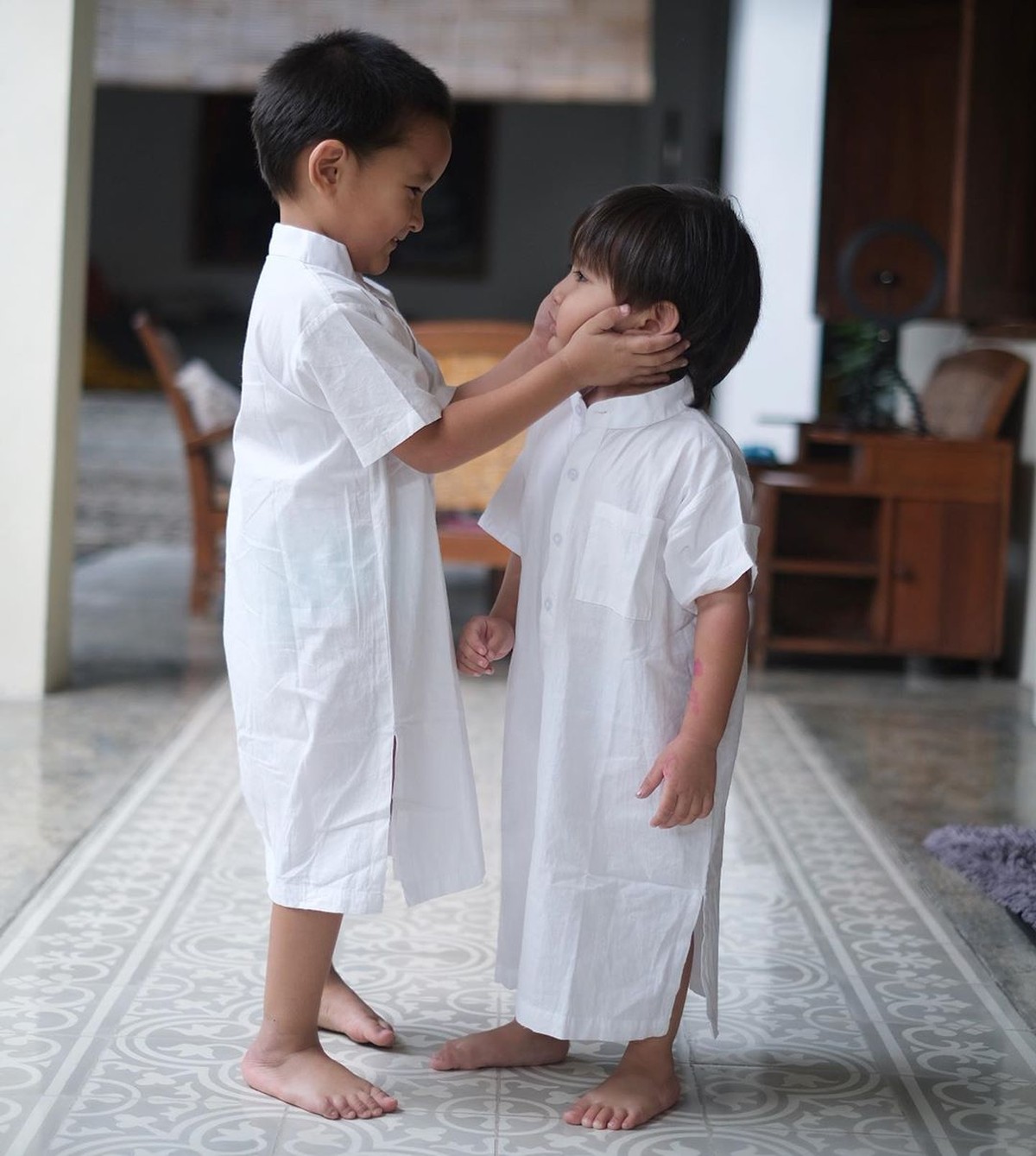 Anak artis pakai baju muslim