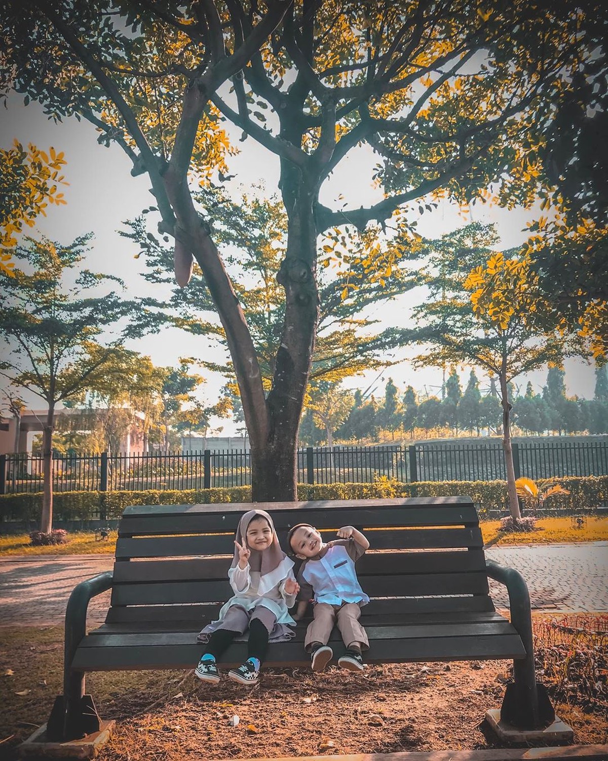 Anak artis pakai baju muslim