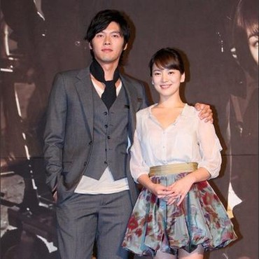 Isu CLBK, Intip 7 Momen Mesra Song Hye Kyo dan Hyun Bin saat Pacaran