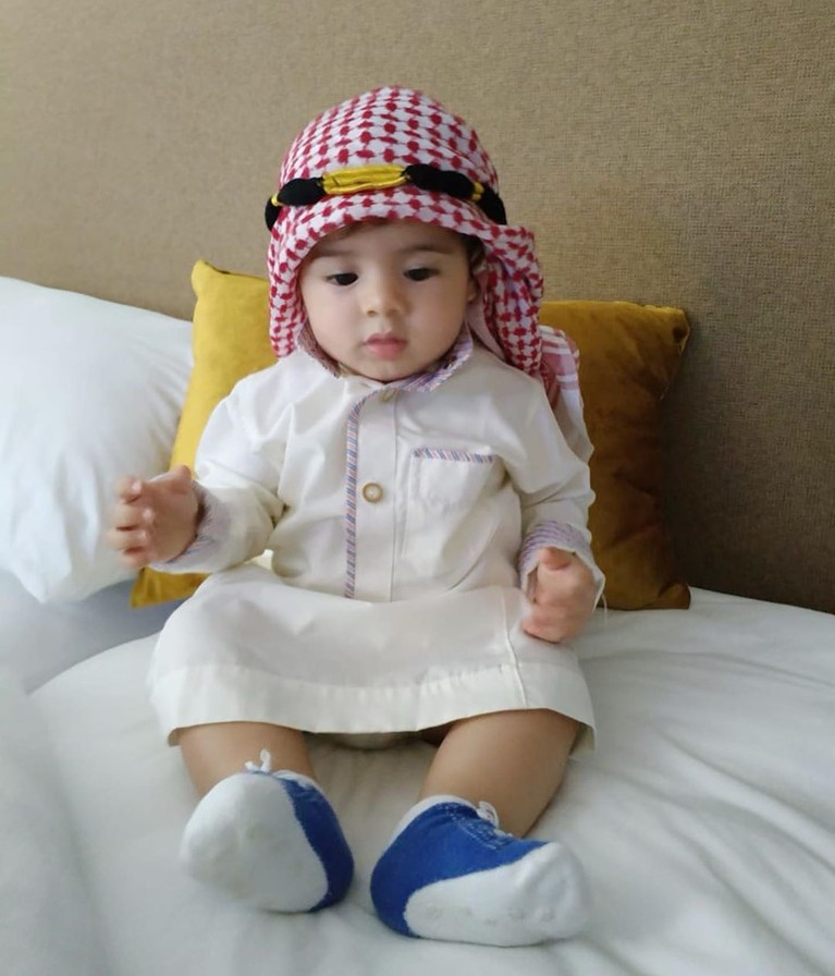 Anak artis pakai baju muslim Anak artis pakai baju muslim