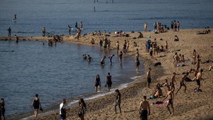 Kematian Corona AS Nyaris 100 Ribu, Warga Tetap ke Pantai