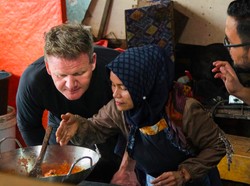 Gordon Ramsay Alami Banyak Peristiwa Kocak di Sumatera Barat