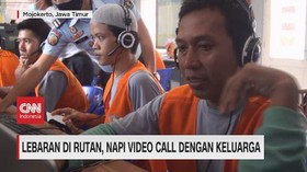 VIDEO: Lebaran di Rutan, Napi Video Call dengan Keluarga