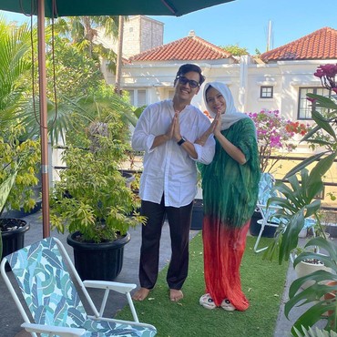 Baju Vanessa Angel Bikin Salah Fokus hingga Shandy Aulia Jalani Salat & ke Gereja