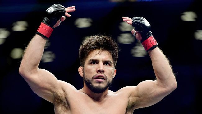 Henry Cejudo NEW YORK, NEW YORK - JANUARY 19: Henry Cejudo reacts after defeating TJ Dillashaw in the first round during their UFC Flyweight title match at UFC Fight Night at Barclays Center on January 19, 2019 in New York City. Sarah Stier/Getty Images/AFP