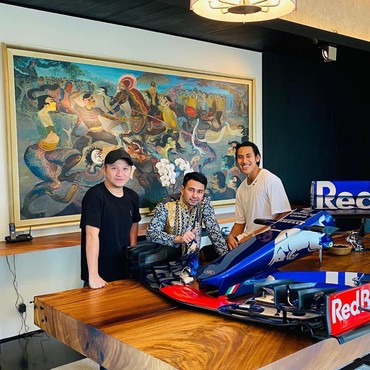 Sayap Mobil F1 Sean Gelael Dibeli Raffi Ahmad Seharga Rp1 Miliar