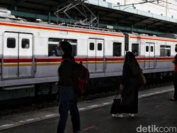 Pengguna Khawatir Kepadatan, KCI: Patuhi Marka dan Tunggu KRL Berikutnya