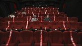 Denyut Bisnis Jepang Ketika Darurat Corona Dicabut CORRECTS SLUG: Red tape blocks off some seats in an attempt to promote social distancing at a movie theater which reopened on May 22, in Kyoto, western Japan, Saturday, May 23, 2020. Japan has lifted the coronavirus state of emergency in Osaka and the two neighboring prefectures of Kyoto and Hyogo while keeping the measure in place in the Tokyo region and the northernmost island of Hokkaido. (Kyodo News via AP)