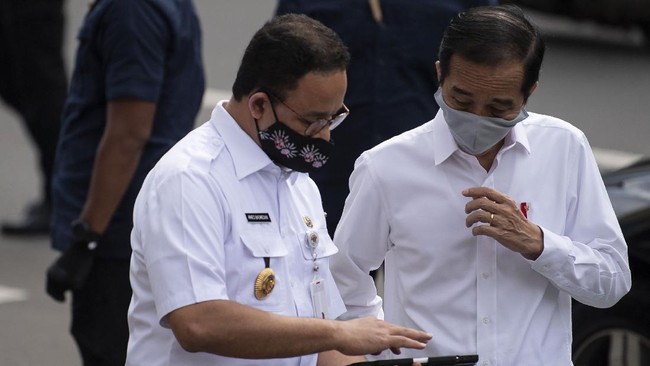 Di Depan Jokowi, Anies Pamer DKI Keluar dari 10 Kota Termacet Dalam peringatan Hari Pers Nasional 2021 di Istana Kepresidenan, Jakarta, Anies memamerkan prestasi DKI Jakarta keluar dari 10 besar Kota termacet di dunia.
