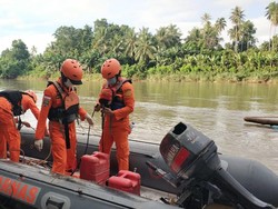 Basarnas Lanjutkan Cari 3 Warga Hilang di Sungai Polman Usai Hindari Polisi