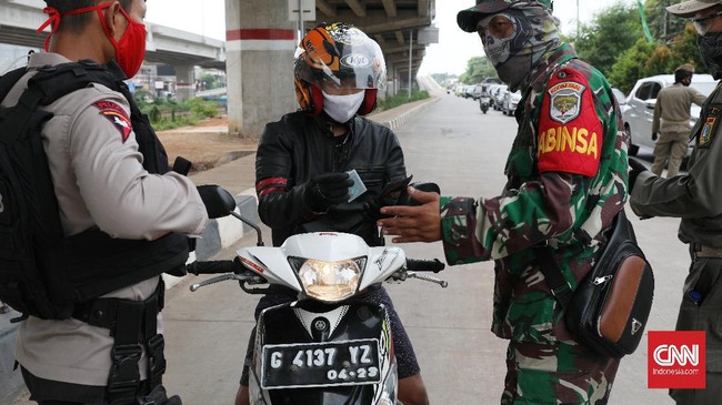 Inspektur Kodam Brigjen TNI Junior merasa keberatan Babinsa TNI harus diperiksa polisi terkait kasus korban kasus penyerobotan tanah.