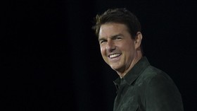 Tom Cruise Belajar Terbangkan Pesawat Demi Mission Impossible