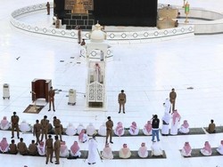Masjid di Mekah Mulai Dibuka Kembali, Bagaimana Nasib Umrah?