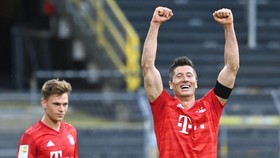 FOTO: Bayern Munchen Taklukkan Borussia Dortmund