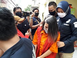 Terkuak, Perempuan Penyebar Hoax Video Syur Adalah Haters Syahrini