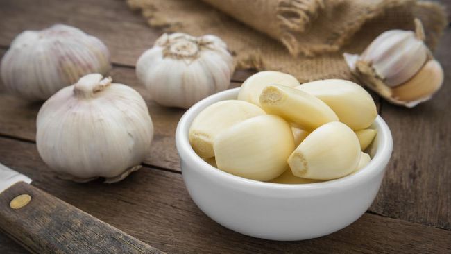 5 Cara Menyimpan Bawang Putih Agar Awet Hingga 6 Bulan