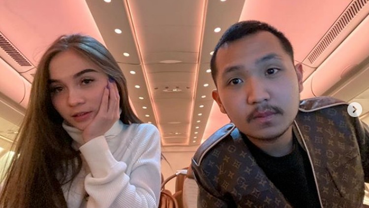 Elina Joerg dan kekasihnya, Ega.