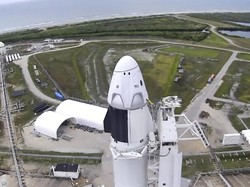 Melihat Uji Coba Roket SpaceX Milik Elon Musk