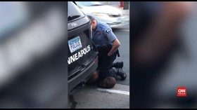 VIDEO: Polisi Penindak George Floyd Dipecat