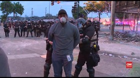 VIDEO: Jurnalis CNN Ditangkap Saat Liput Demo Rusuh di AS