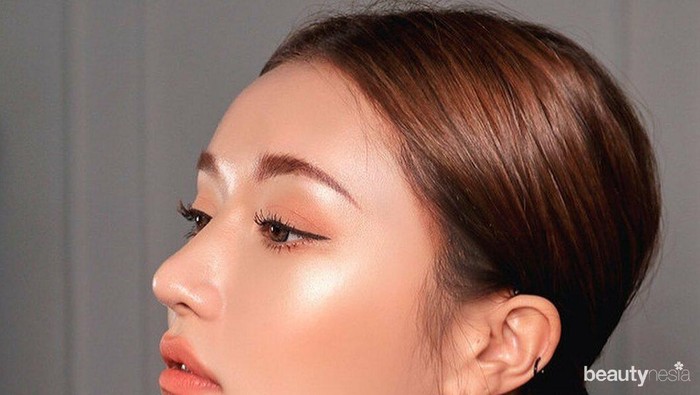 Selain Pakai Face Oil, Ini Rahasia Bikin Makeup Glowing!