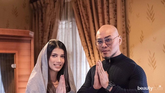 5 Momen Artis Mualaf yang Lebaran Pertama Kali di Tengah Corona