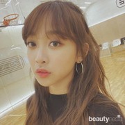 Pakai Makeup Seharian? Ini Tips Perawatan Wajah dari Dita Karang 'Secret Number'