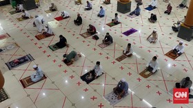Masjid di Bekasi Gelar Jumatan, Kemenag Minta Tak Buru-buru