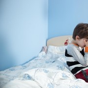 Langkah Tepat Membiasakan Anak Tidur Sendiri