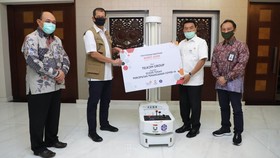Telkom Donasi Bantuan Robot Disinfeksi untuk Atasi Covid-19