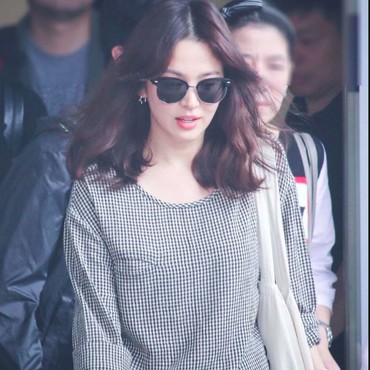 Song Hye Kyo Dapat Perabot Dapur, Netizen Ungkit Ibu Song Joong Ki