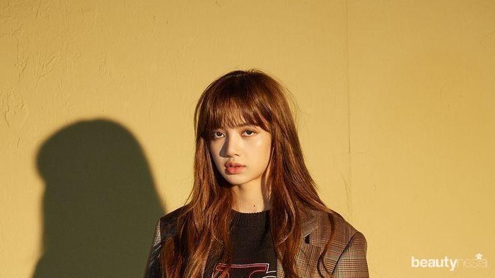 Bosan Feminin? Coba Gaya Casual Boyish ala Lisa Blackpink!