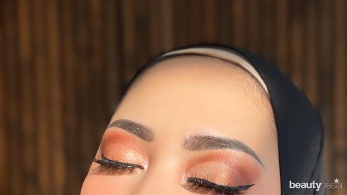 Bye-bye Mascara! Ini 6 Bahan Alami untuk Menebalkan Bulu Mata Bye-bye Mascara! Ini 6 Bahan Alami untuk Menebalkan Bulu Mata