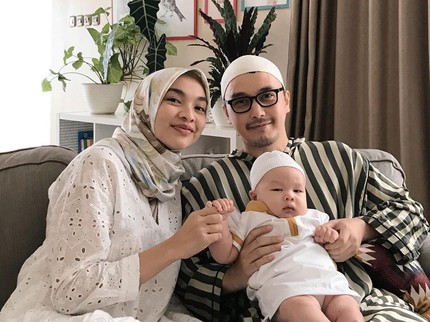 7 Potret Menggemaskan Kalam, Anak Tika Bravani dan Dimas Aditya