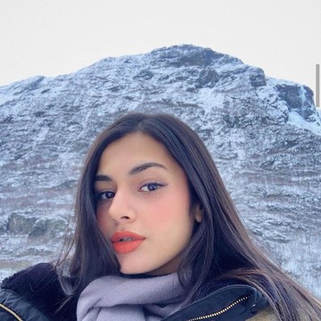 img-title 6 Potret Cantik Putri Sambung Bunga Zainal yang Mirip Artis Bollywood