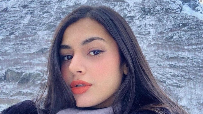 6 Potret Cantik Putri Sambung Bunga Zainal yang Mirip Artis Bollywood 6 Potret Cantik Putri Sambung Bunga Zainal yang Mirip Artis Bollywood