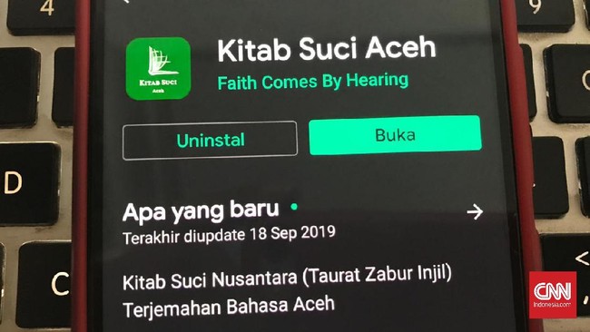 Tampilan penawaran aplikasi Kitab Suci Aceh di Google Playstore. (CNNIndonesia/Dani)
