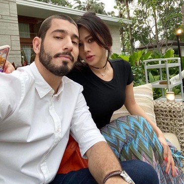 Adinda Bakrie Ungkap Pertemuan Pertama dengan Suami Kedua