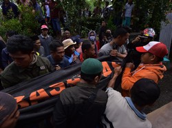 Penambang Belerang yang Hilang Ditemukan 150 Meter dari Bibir Kawah Ijen